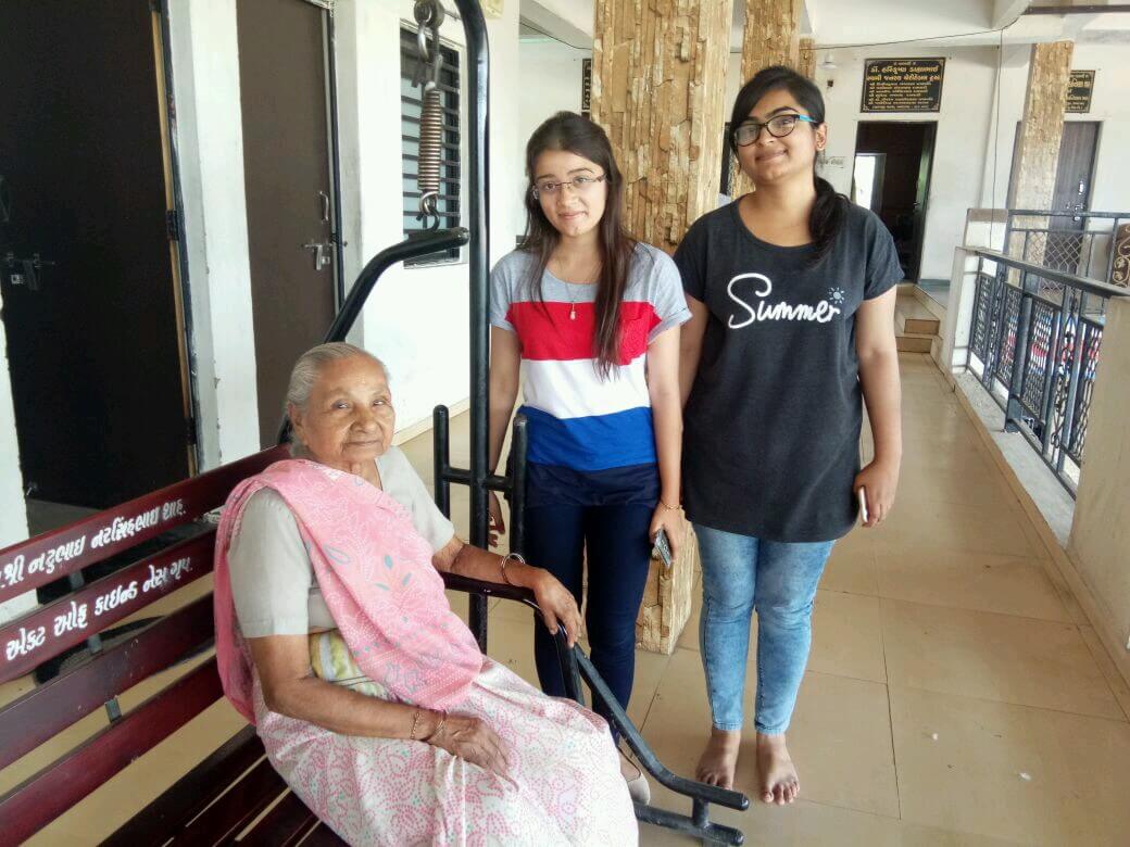 o2h group's visit to old age home